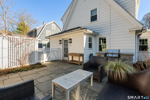 $750,000 | 984 Valley Road, Fairfield, CT 06825