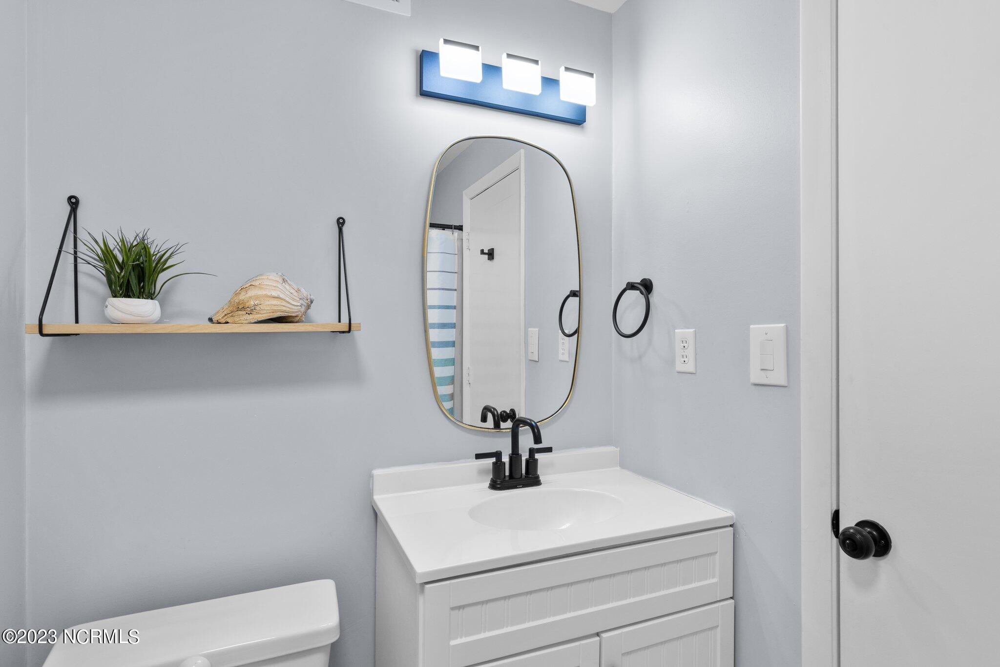 1505 Salter Path Road, Unit 442 Indian Beach, NC 28512 - Photo 33 of 77 Bath