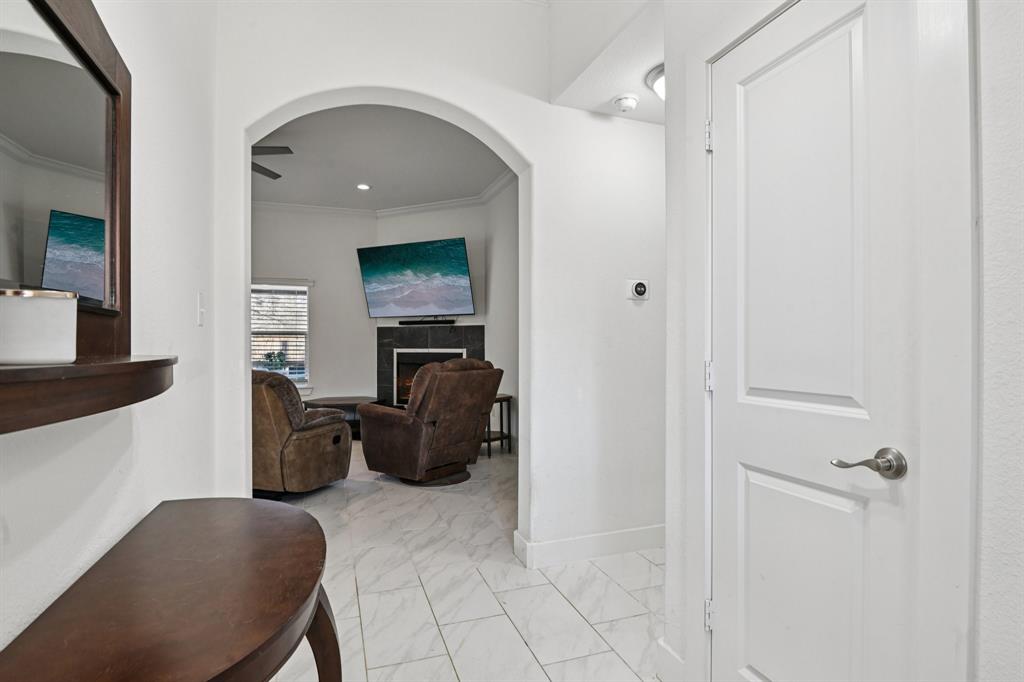 7137 John T White Road Fort Worth, TX 76120 - Photo 6 of 29