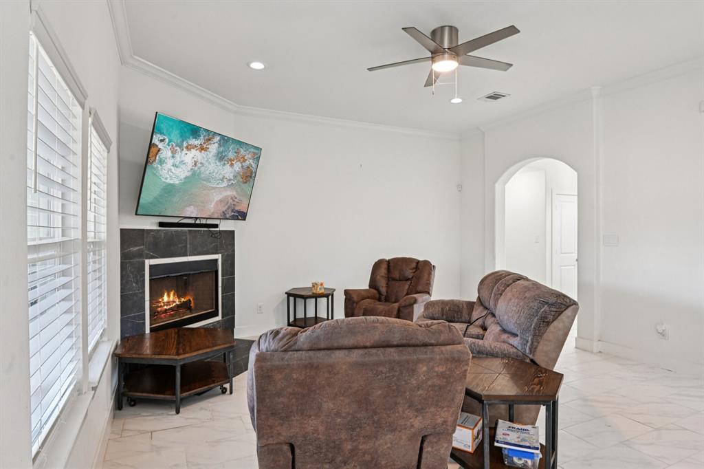 7137 John T White Road Fort Worth, TX 76120 - Photo 8 of 29