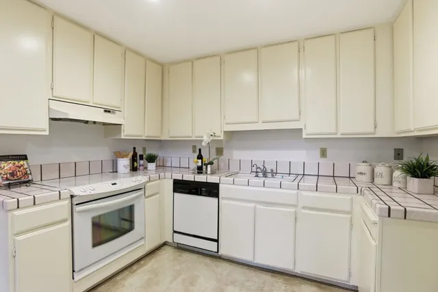 $899,000 | 142 Mission Drive, East Palo Alto, CA 94303