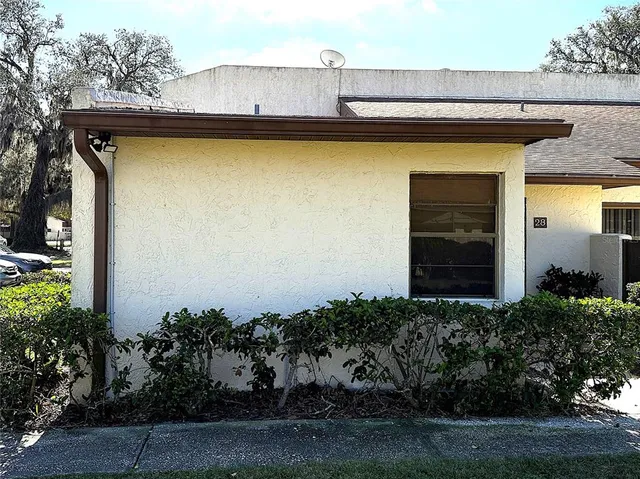 $164,500 | 1880 North Crystal Lake Drive, Unit 28, Lakeland, FL 33801