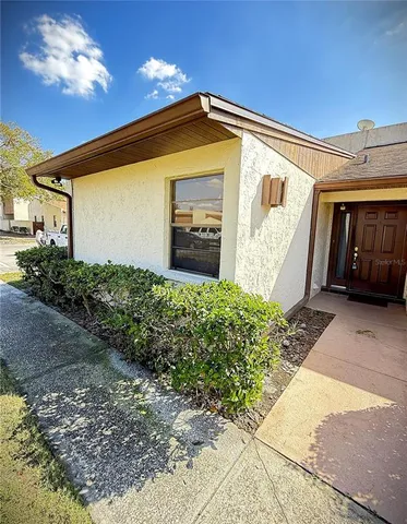 $164,500 | 1880 North Crystal Lake Drive, Unit 28, Lakeland, FL 33801