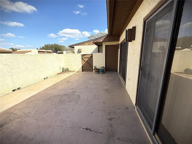 $164,500 | 1880 North Crystal Lake Drive, Unit 28, Lakeland, FL 33801