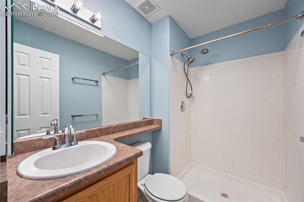 4923 Brant Road Colorado Springs, CO 80911 - Photo 15 of 25 Primary attached bathroom