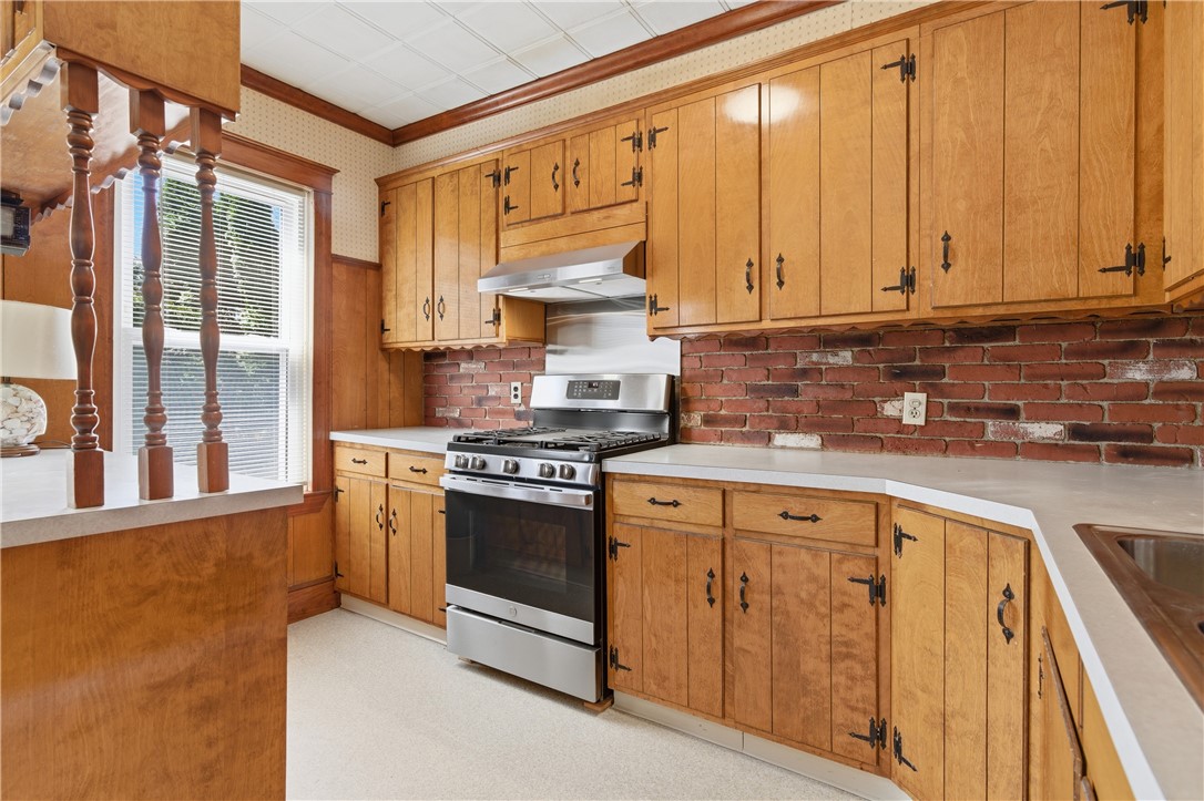 447 Winter Street Woonsocket, RI 02895 - Photo 3 of 43