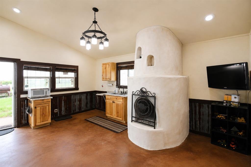 101 Starhorn Road Marble Falls, TX 78654 - Photo 13 of 40