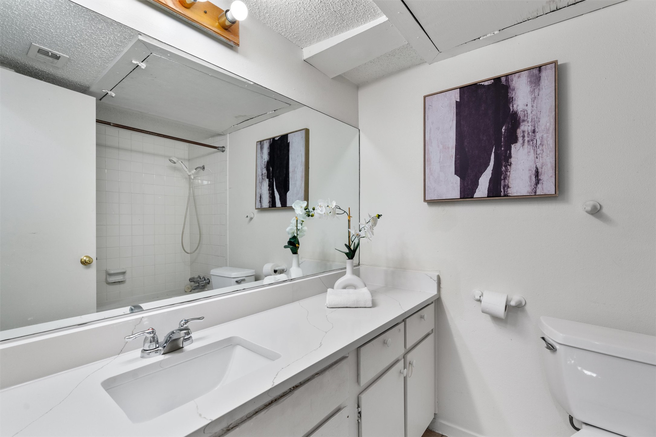 6910 Hart Lane, Unit 203 Austin, TX 78731 - Photo 10 of 13