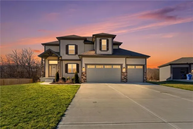 $550,000 | 308 Oak Street, Lone Jack, MO 64070