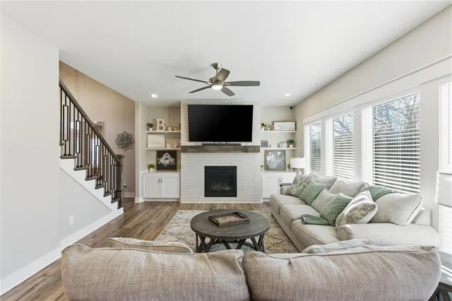 $550,000 | 308 Oak Street, Lone Jack, MO 64070