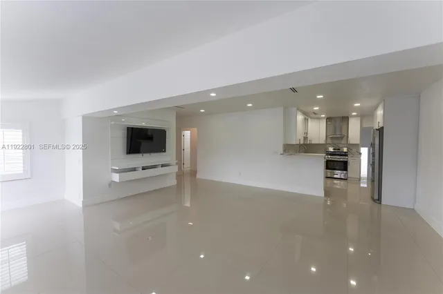 $3,750 | 230 East 56th Street, Hialeah, FL 33013