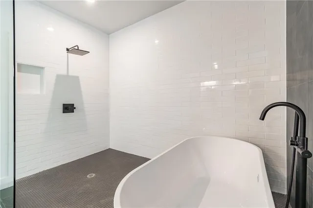 $1,320,000 | 6008 Tradewinds Cove, Gainesville, GA 30506