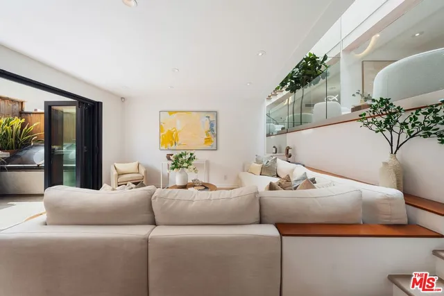 $10,500 | 831 14th Street, Unit 2, Santa Monica, CA 90403