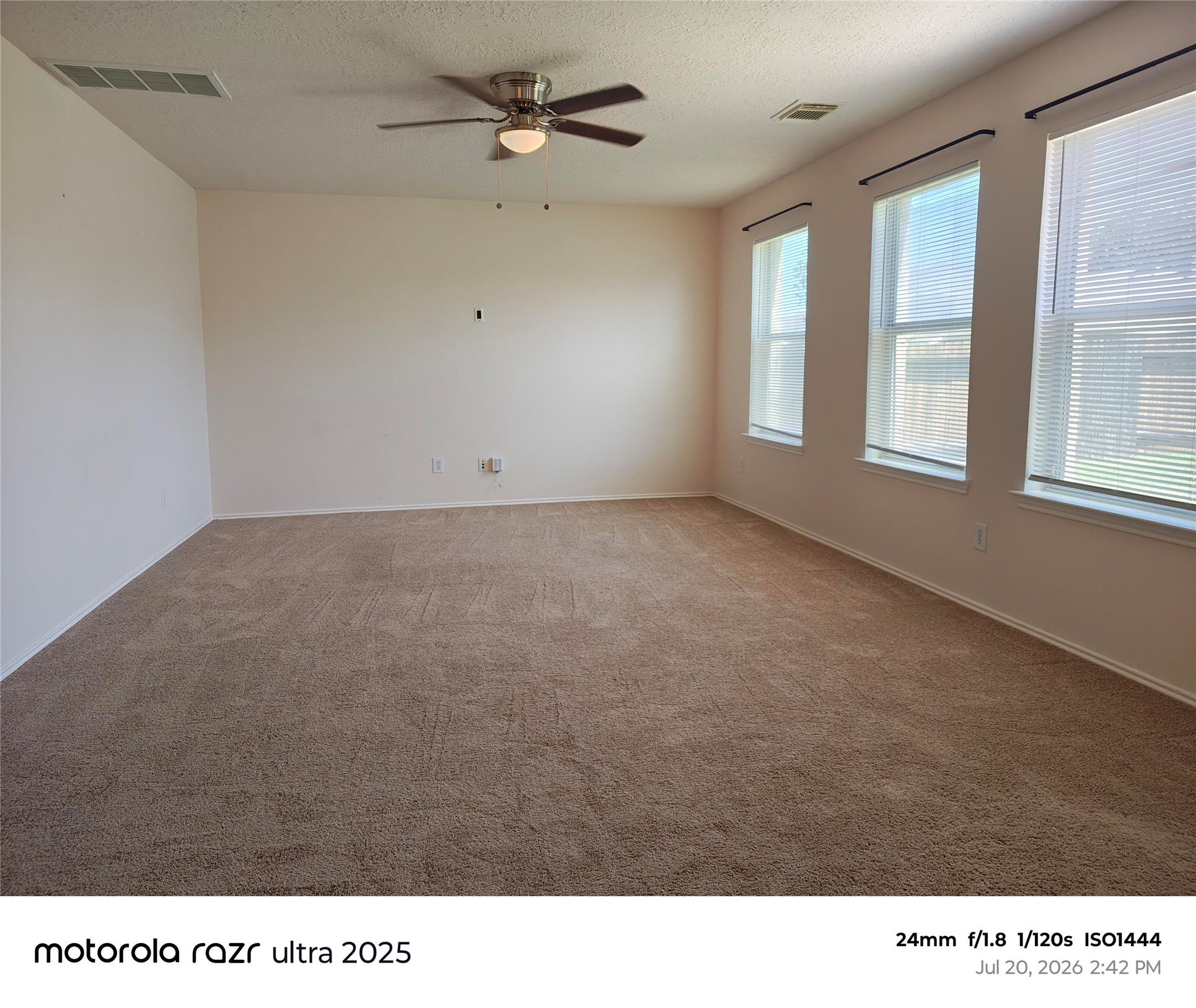20138 Bitterroot Ranch Drive Katy, TX 77449 - Photo 6 of 22 Large living room, 20138 Bitterroot Ranch, Katy,