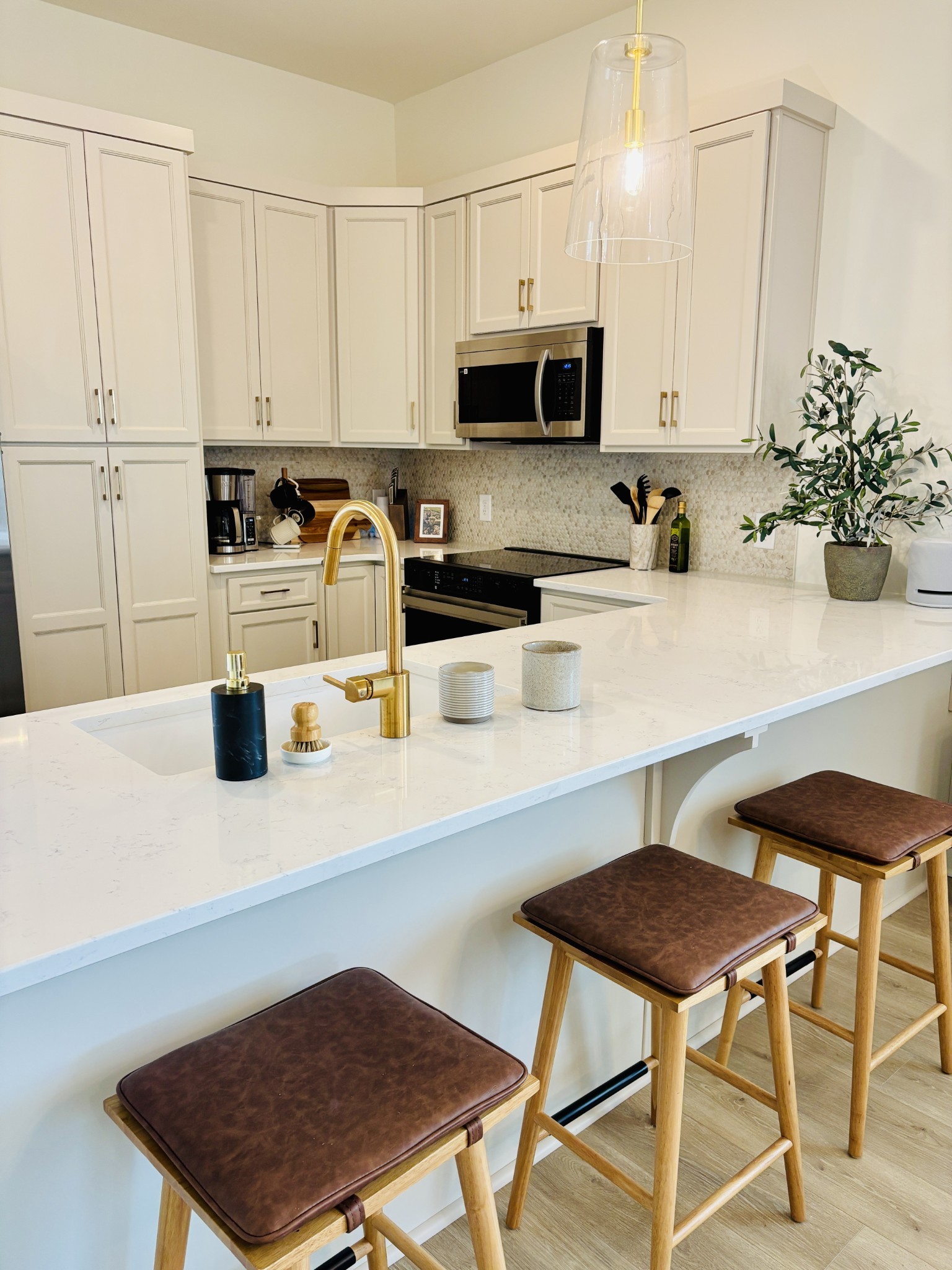 351 Wellows Chase, Unit B Spring Hill, TN 37174 - Photo 4 of 23 a kitchen with a dining table and chairs