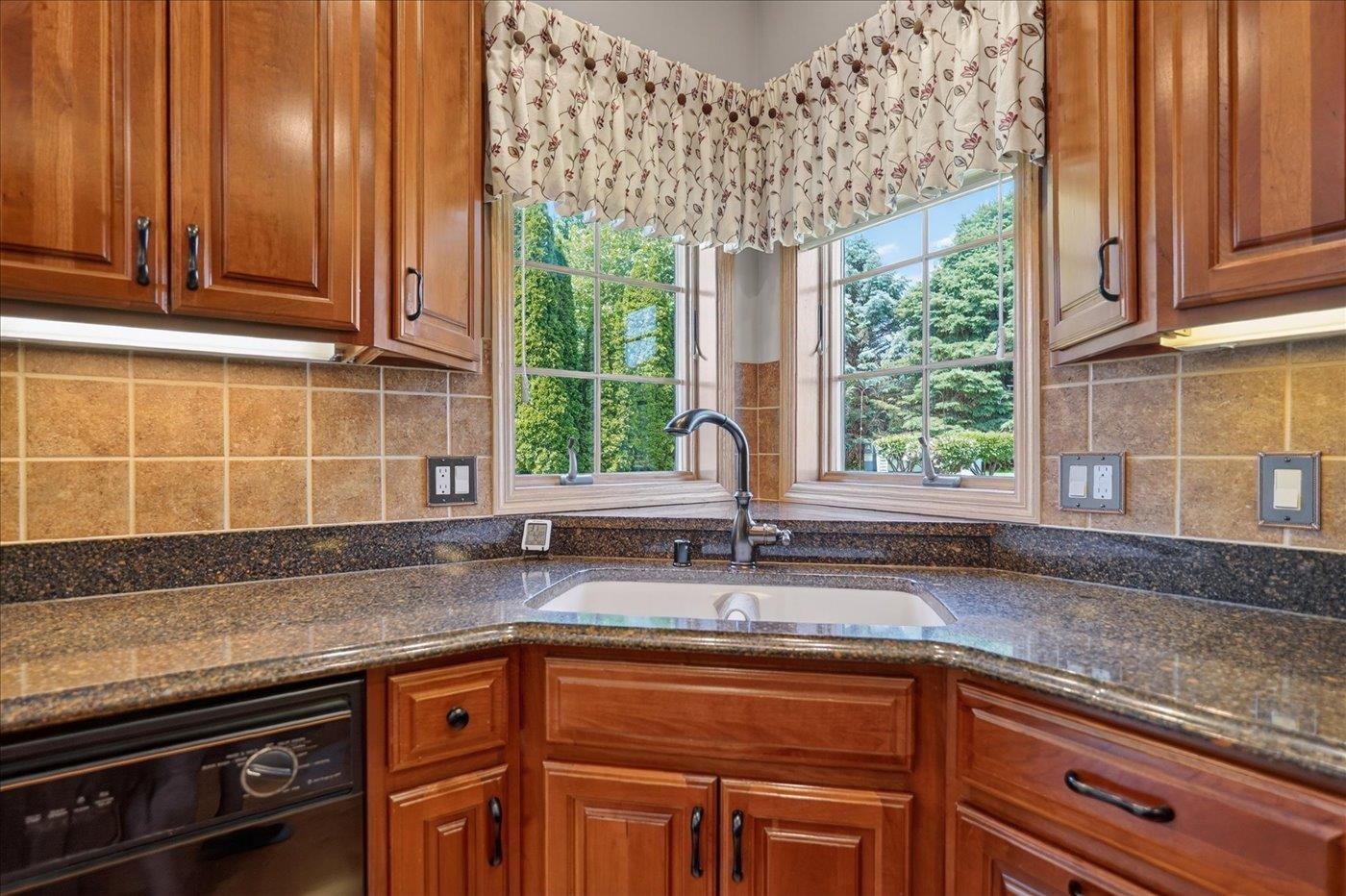 9101 Settlers Road Madison, WI 53717 - Photo 9 of 49