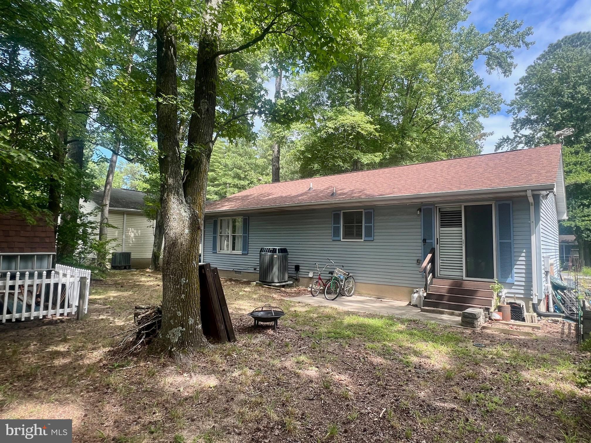 60 Nottingham Lane Berlin, MD 21811 - Photo 21 of 38 a front view of a house with garden
