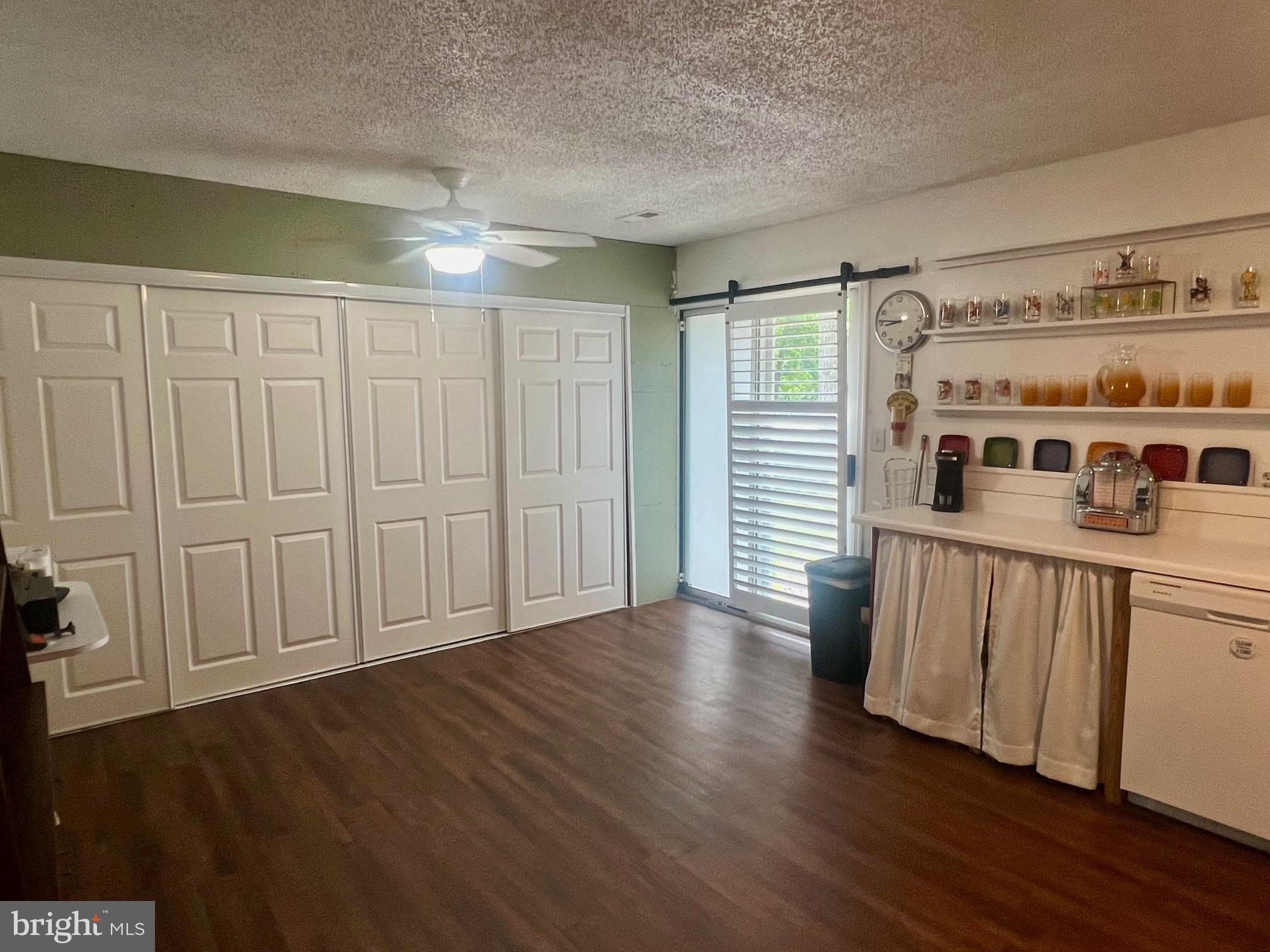 60 Nottingham Lane Berlin, MD 21811 - Photo 8 of 38 a view of a livingroom with wooden floor