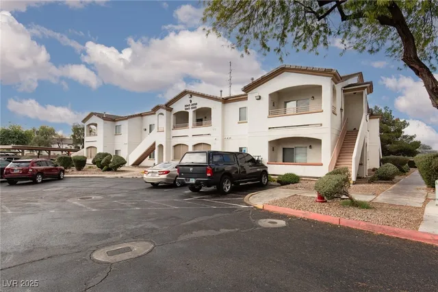 $1,200 | 5650 East Sahara Avenue, Unit 1048, Las Vegas, NV 89142