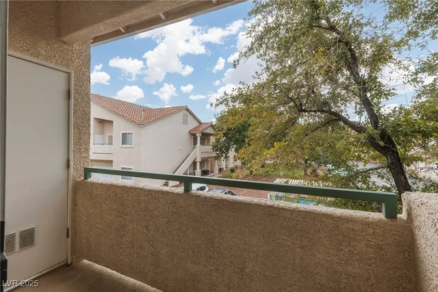 $1,200 | 5650 East Sahara Avenue, Unit 1048, Las Vegas, NV 89142