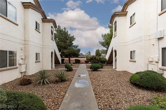 $1,200 | 5650 East Sahara Avenue, Unit 1048, Las Vegas, NV 89142