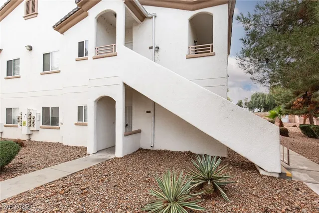 $1,200 | 5650 East Sahara Avenue, Unit 1048, Las Vegas, NV 89142