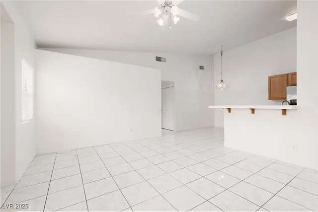 $1,200 | 5650 East Sahara Avenue, Unit 1048, Las Vegas, NV 89142