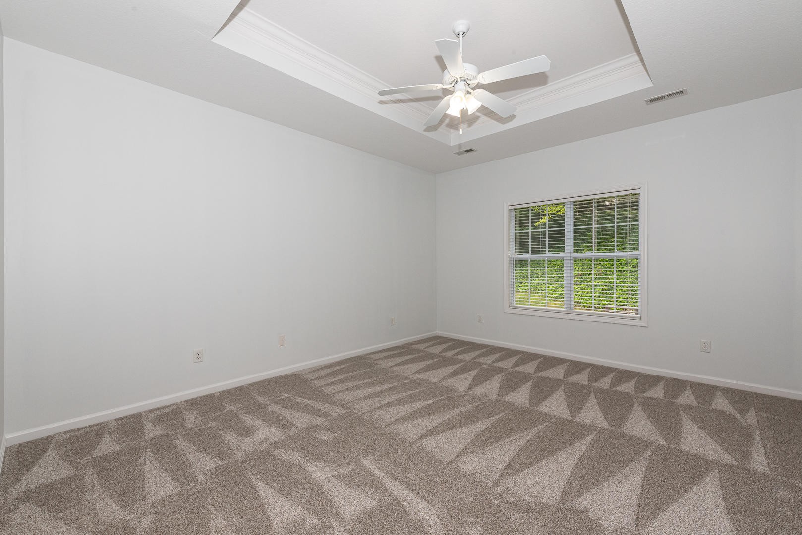 116 Devanshire Court Oak Ridge, TN 37830 - Photo 13 of 30 a view of an empty room with a window