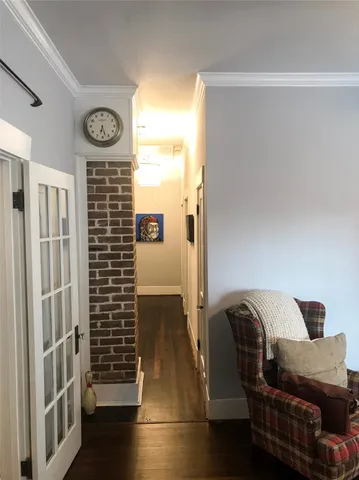 a view of entryway with livingroom and furniture