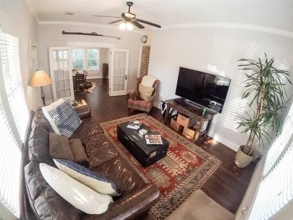 $2,500 | 210 Tabor Street, Houston, TX 77009