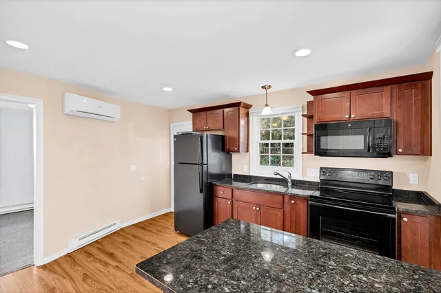 $539,000 | 9 Brewer Street, New London, CT 06320