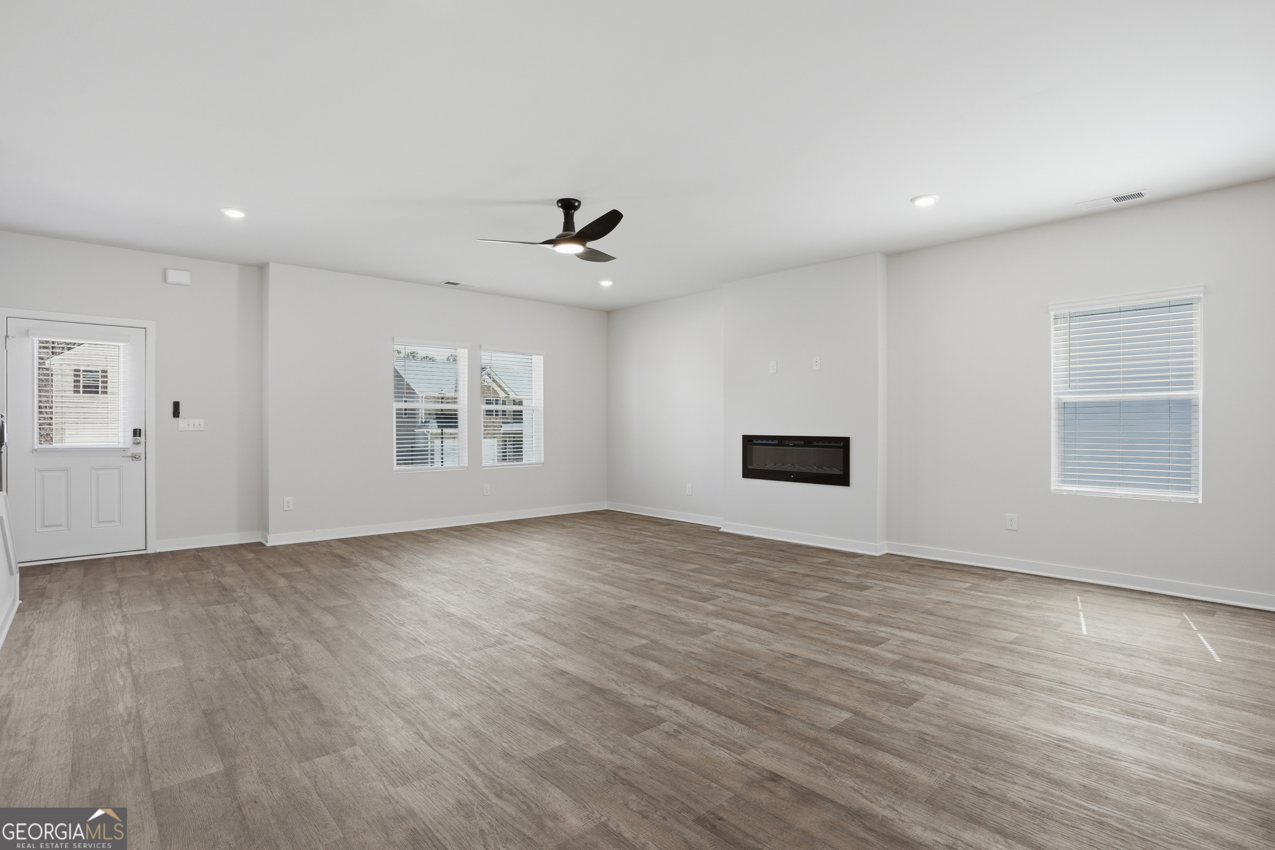 333 Jarrett Street Fairburn, GA 30213 - Photo 8 of 62