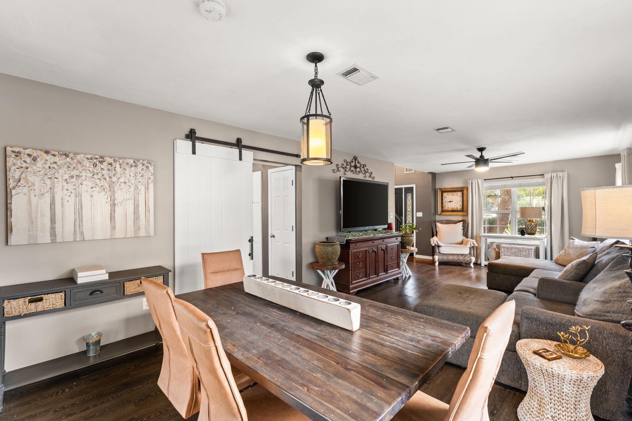 110 Rodney Drive Freeport, FL 32439 - Photo 13 of 58 Living Room - Formal