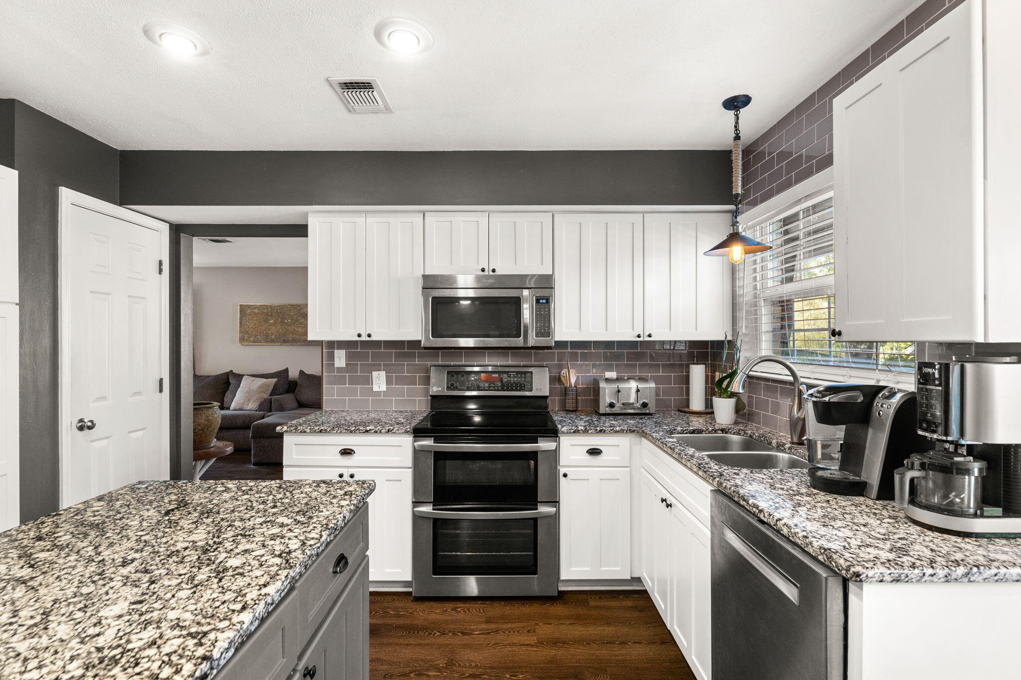 110 Rodney Drive Freeport, FL 32439 - Photo 18 of 58 Kitchen