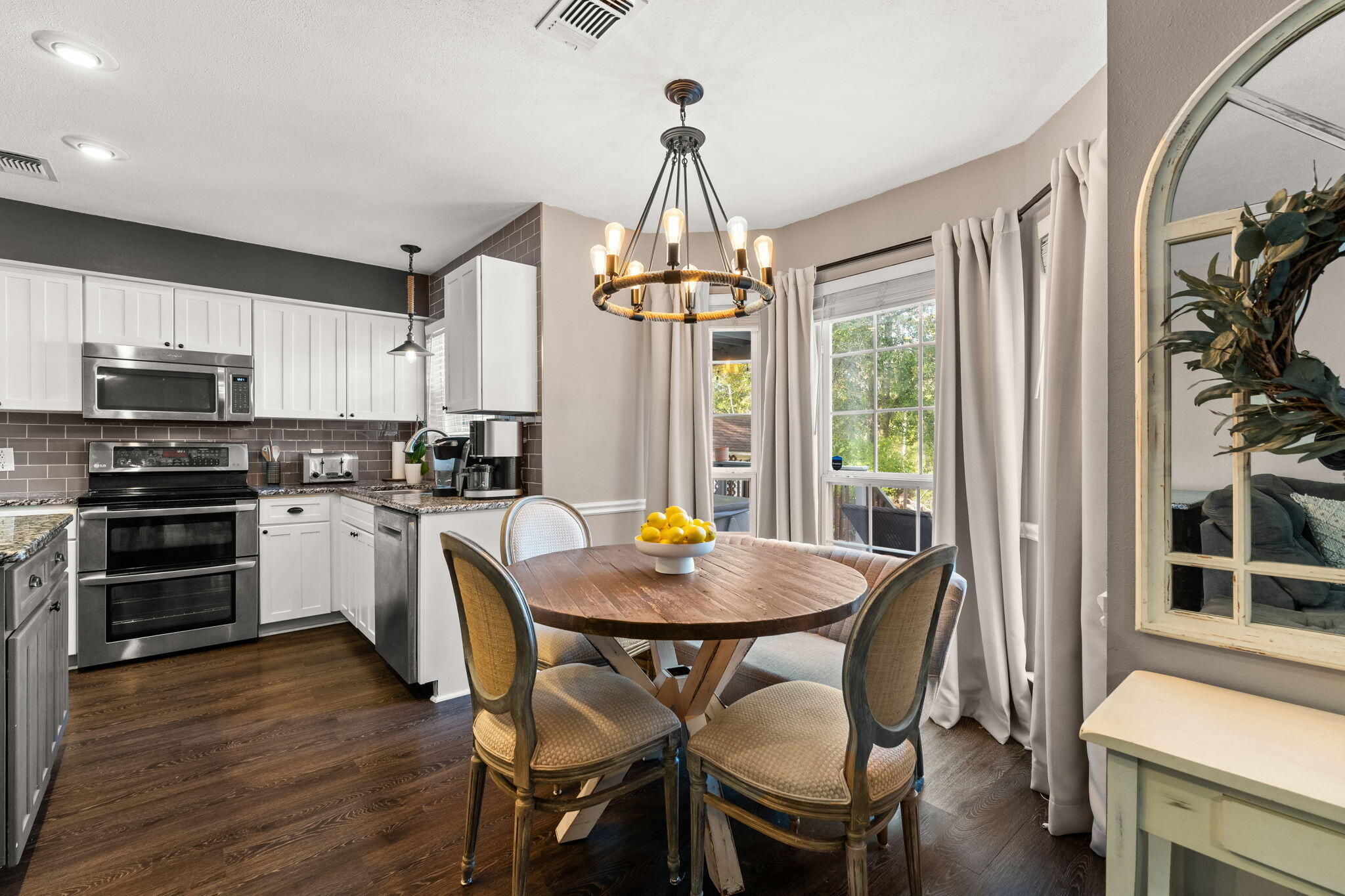 110 Rodney Drive Freeport, FL 32439 - Photo 19 of 58 Kitchen
