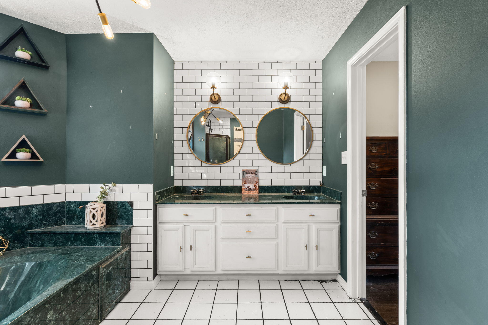 110 Rodney Drive Freeport, FL 32439 - Photo 37 of 58 Master Bathroom