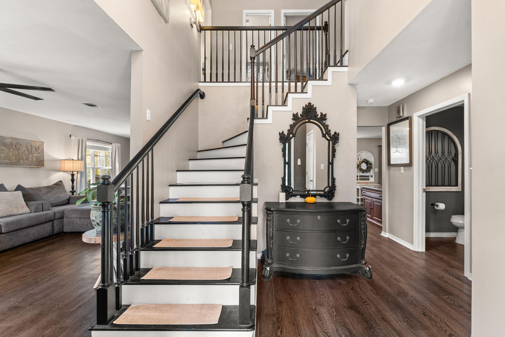 110 Rodney Drive Freeport, FL 32439 - Photo 8 of 58 Entrance - Foyer