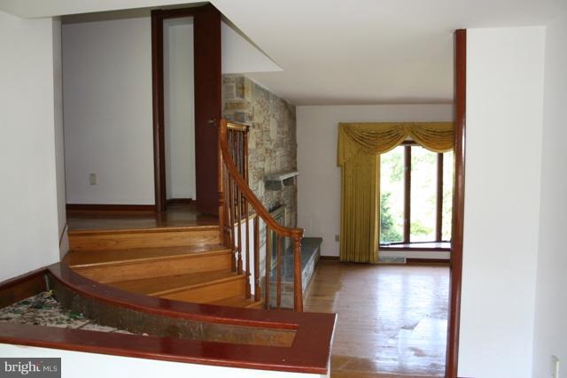 909 Lucabaugh Mill Road Westminster, MD 21157 - Photo 12 of 30 Interior (General)