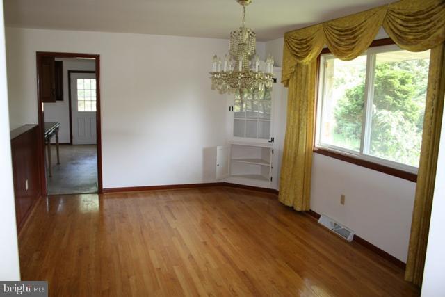 909 Lucabaugh Mill Road Westminster, MD 21157 - Photo 16 of 30 Dining Room