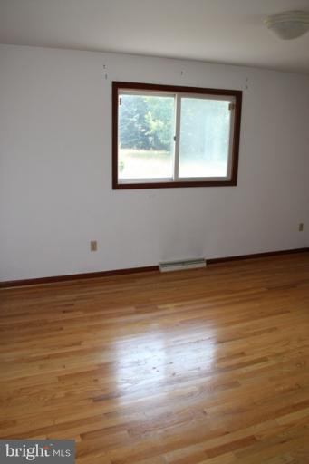 909 Lucabaugh Mill Road Westminster, MD 21157 - Photo 19 of 30 Bedroom 3