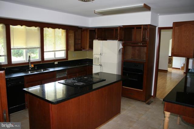 909 Lucabaugh Mill Road Westminster, MD 21157 - Photo 22 of 30 Kitchen