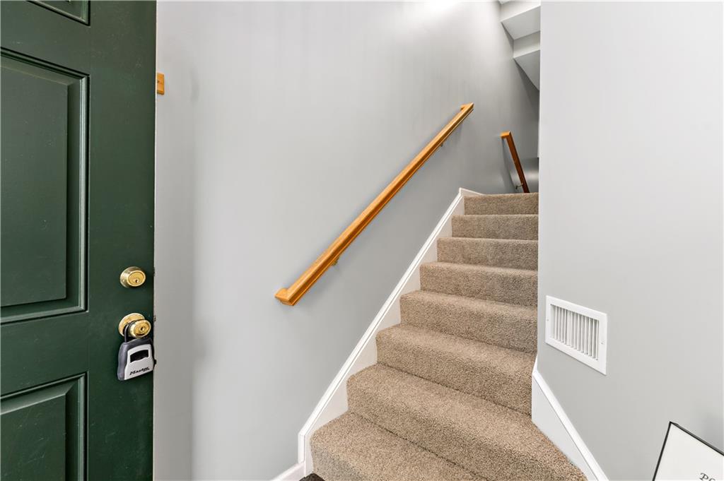 2000 Michael Drive Pittsburgh, PA 15227 - Photo 3 of 45 a view of entryway