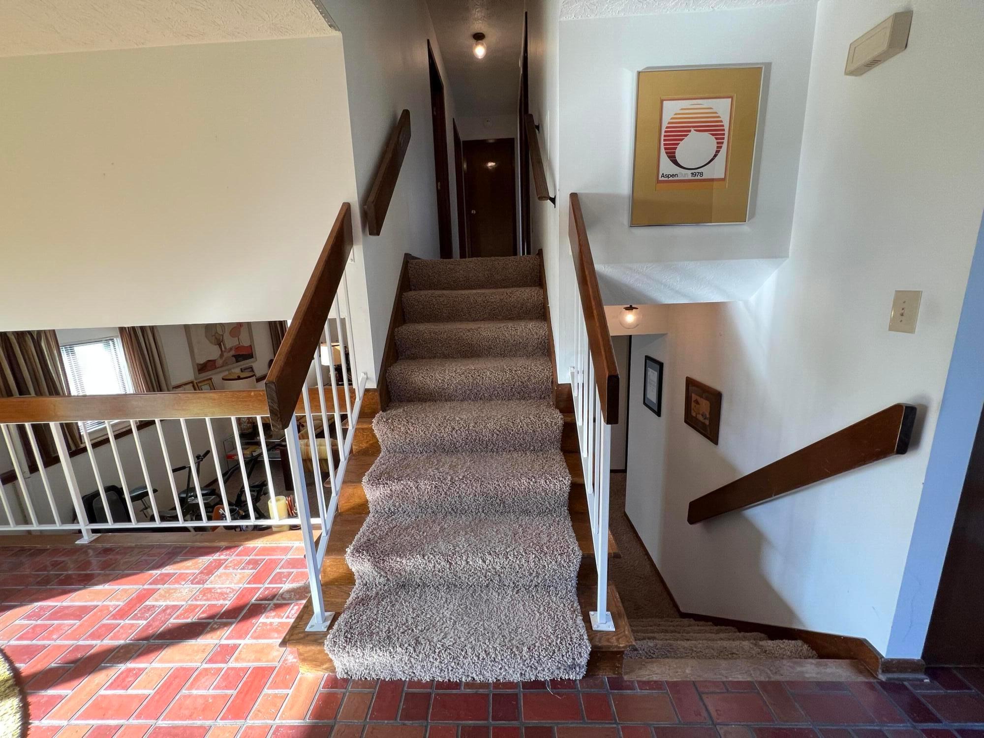 805 Riva Ridge Boulevard Columbus, OH 43230 - Photo 2 of 33 IMG_1863