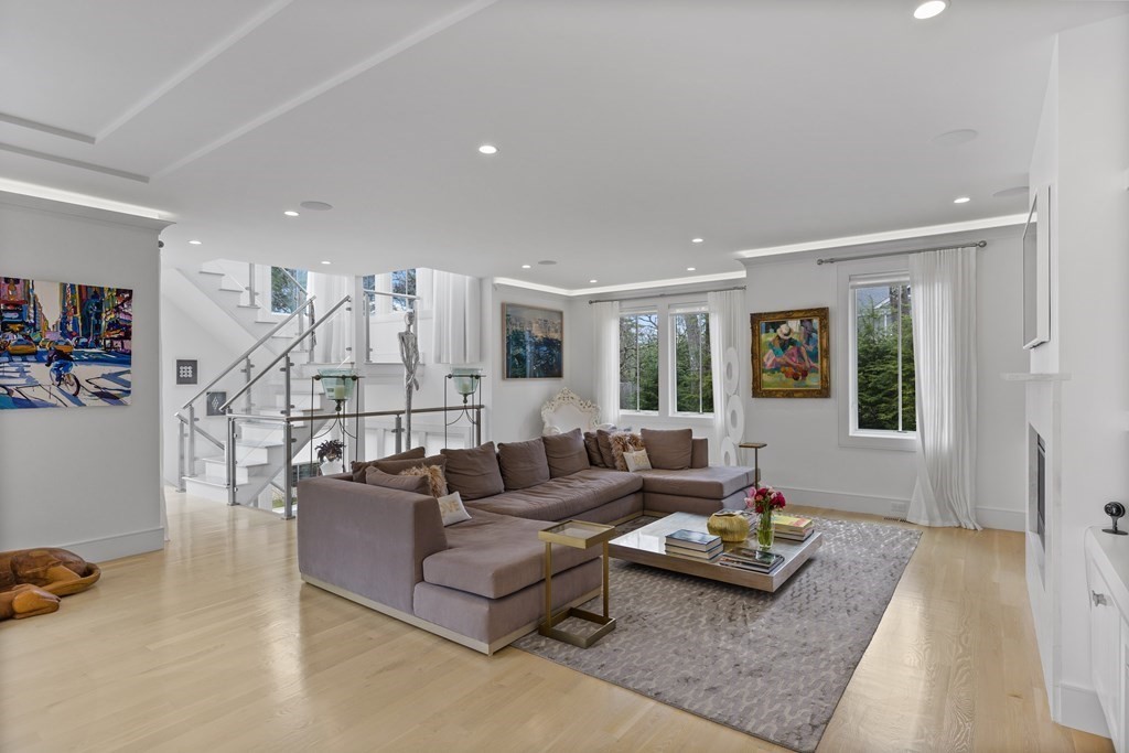 4 Dewing Path Wellesley, MA 02482 - Photo 7 of 41 a living room with furniture and a window