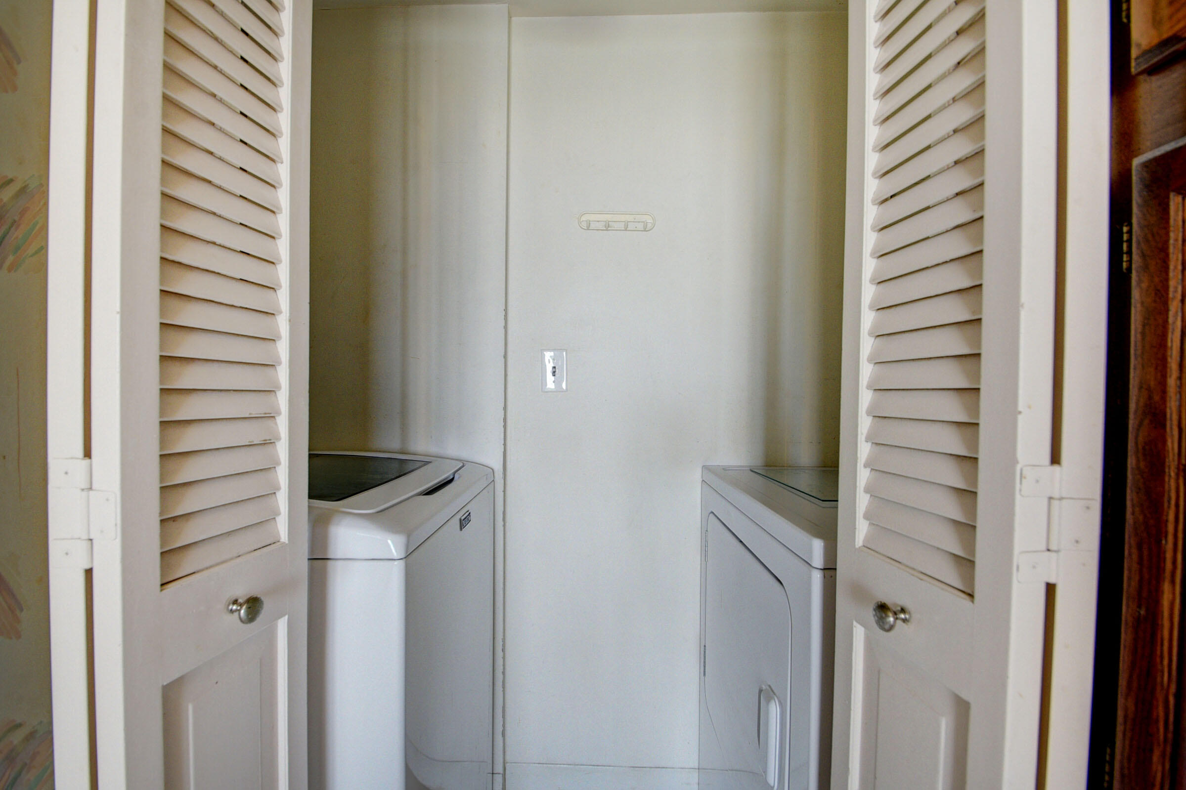 859 Jeffery Street, Unit 707 Boca Raton, FL 33487 - Photo 12 of 27 LAUNDRY