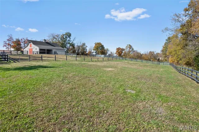 $380,000 | 184 Hope Hill Road, Oak Ridge, MO 63769