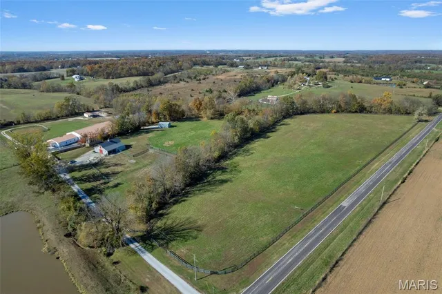 $380,000 | 184 Hope Hill Road, Oak Ridge, MO 63769