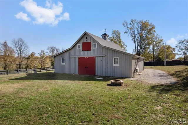 $380,000 | 184 Hope Hill Road, Oak Ridge, MO 63769