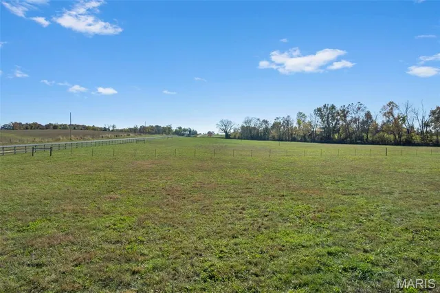 $380,000 | 184 Hope Hill Road, Oak Ridge, MO 63769