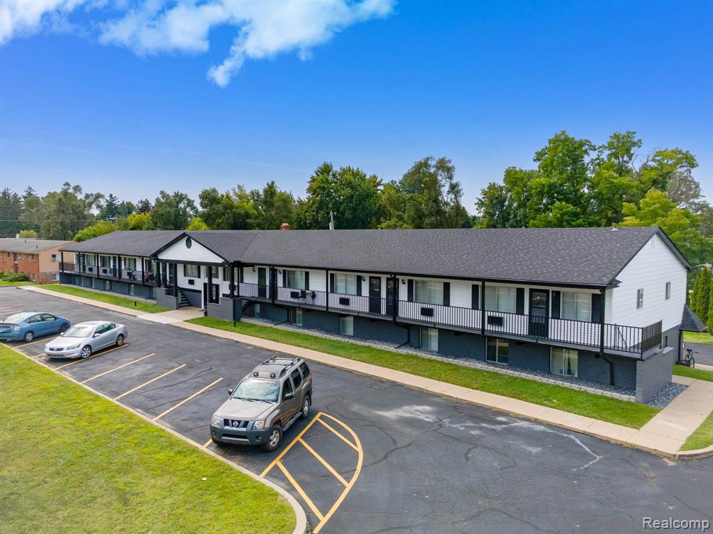 2475 South Commerce Road, Unit 10 Walled Lake, MI 48390 - Photo 5 of 31
